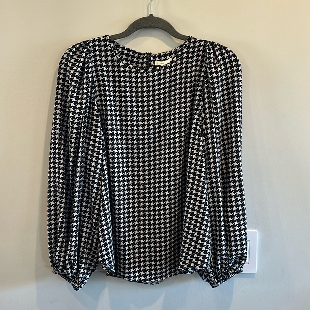 Women’s blouse